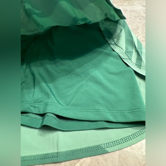 Vitality X Cosmopolitan Vista Short Green Botanical Athletic High Rise - Picture 6 of 6